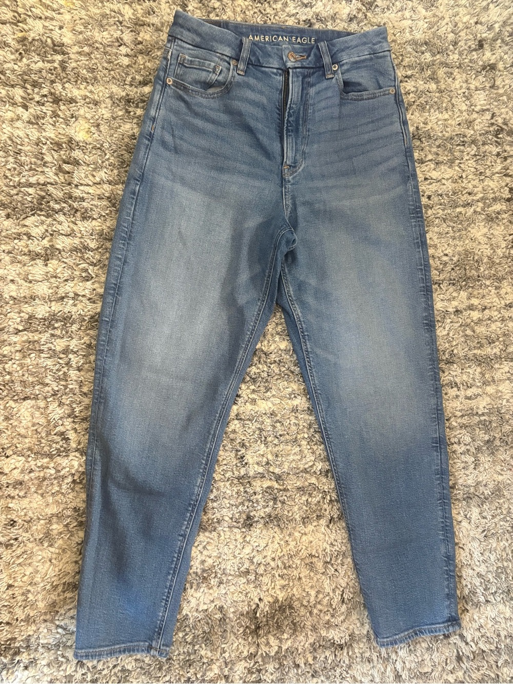American Eagle Outfitters High-Rise Jeans in Medium Blue Wash